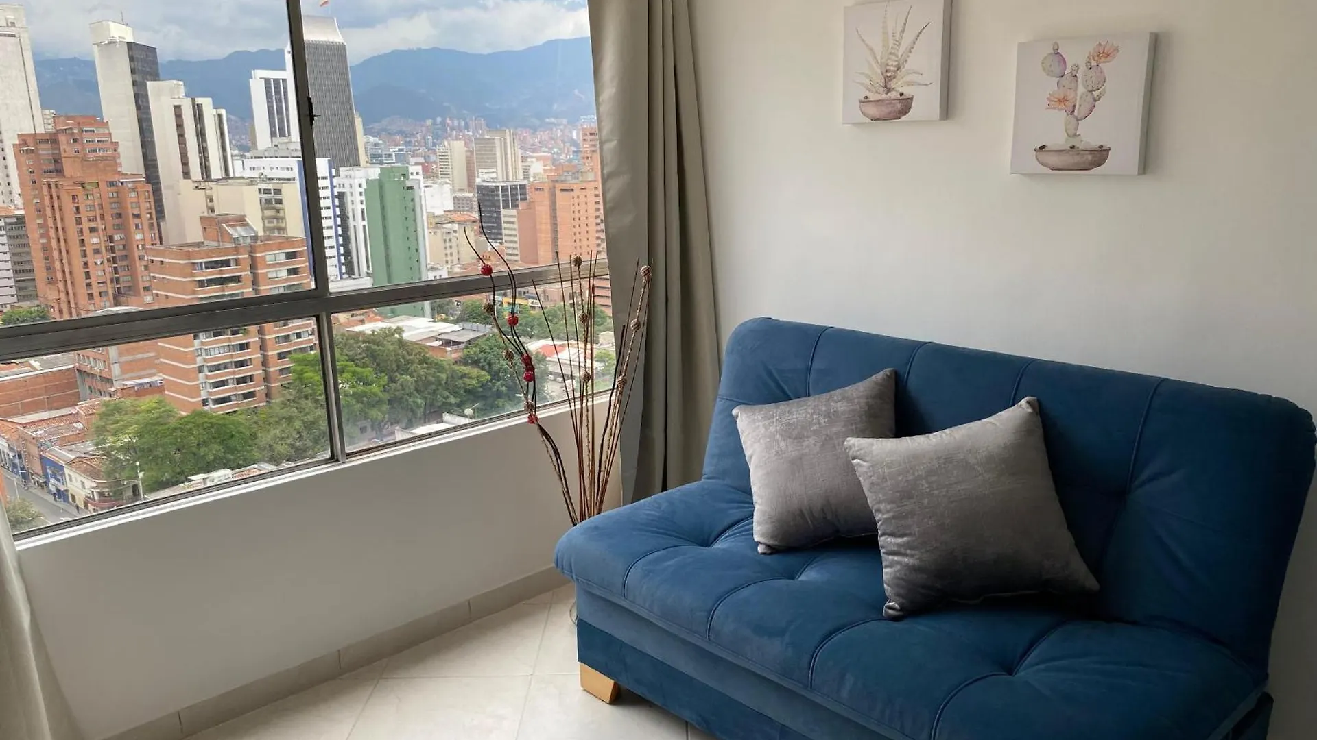 En La Cima Y En El Corazon De Medellin Apartment Colombia